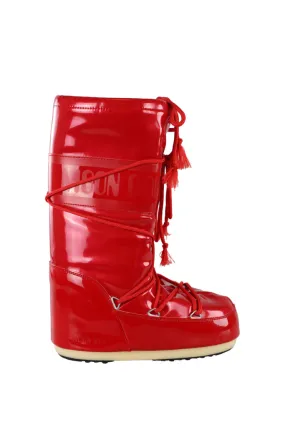 Botas de nieve rojas con logo monocromático