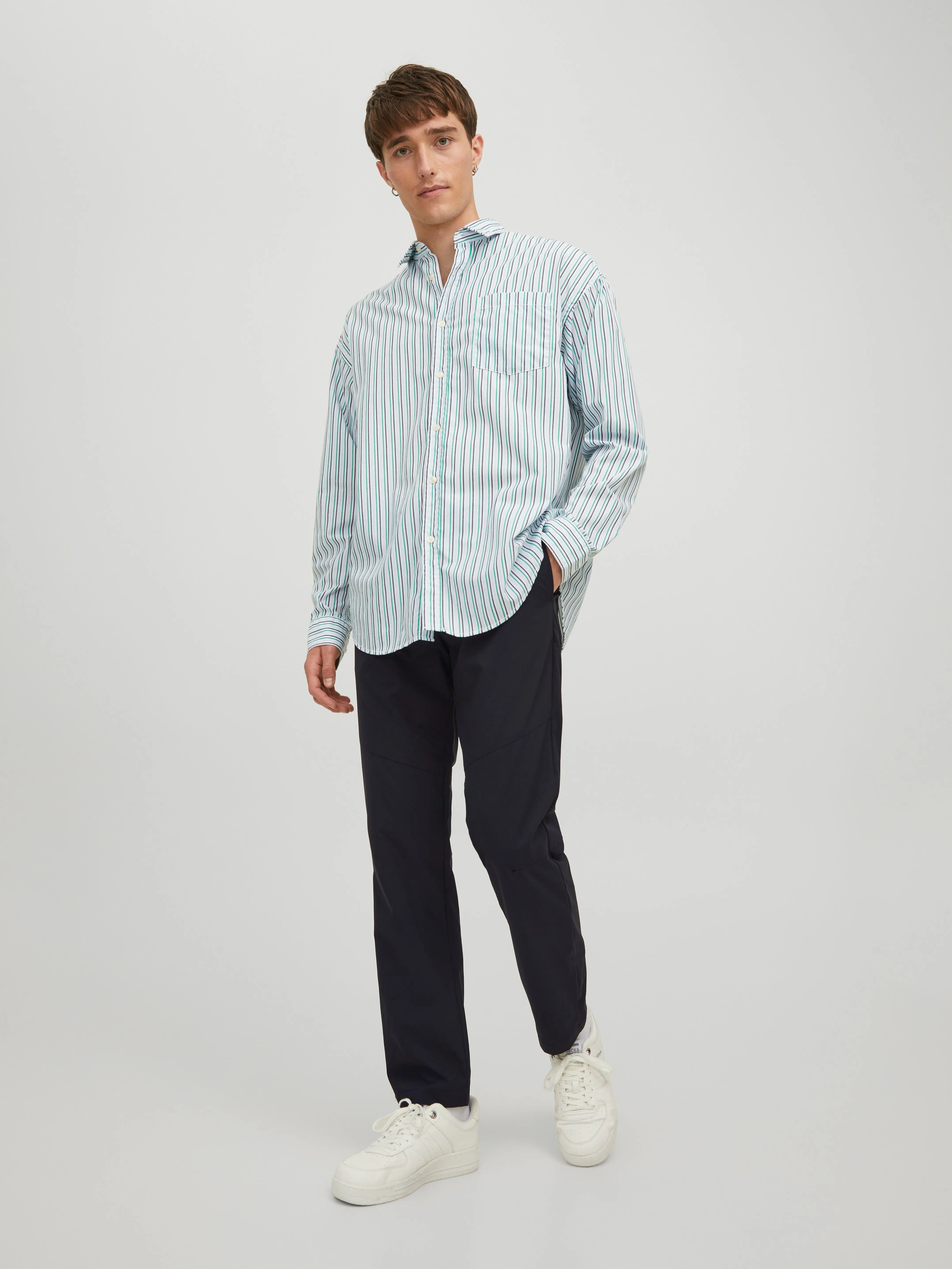Pantalones chinos Corte relaxed | Negro | Jack & Jones®
